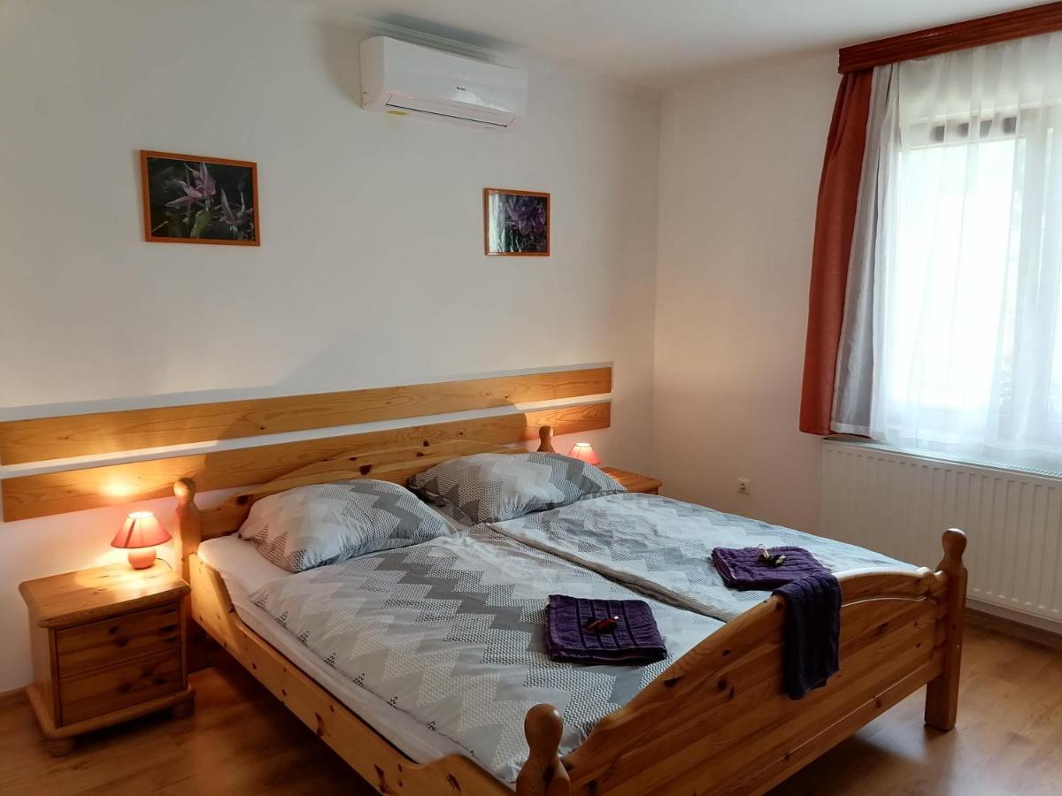 8888 Apartmanhaz Lispeszentadorján Zewnętrze zdjęcie