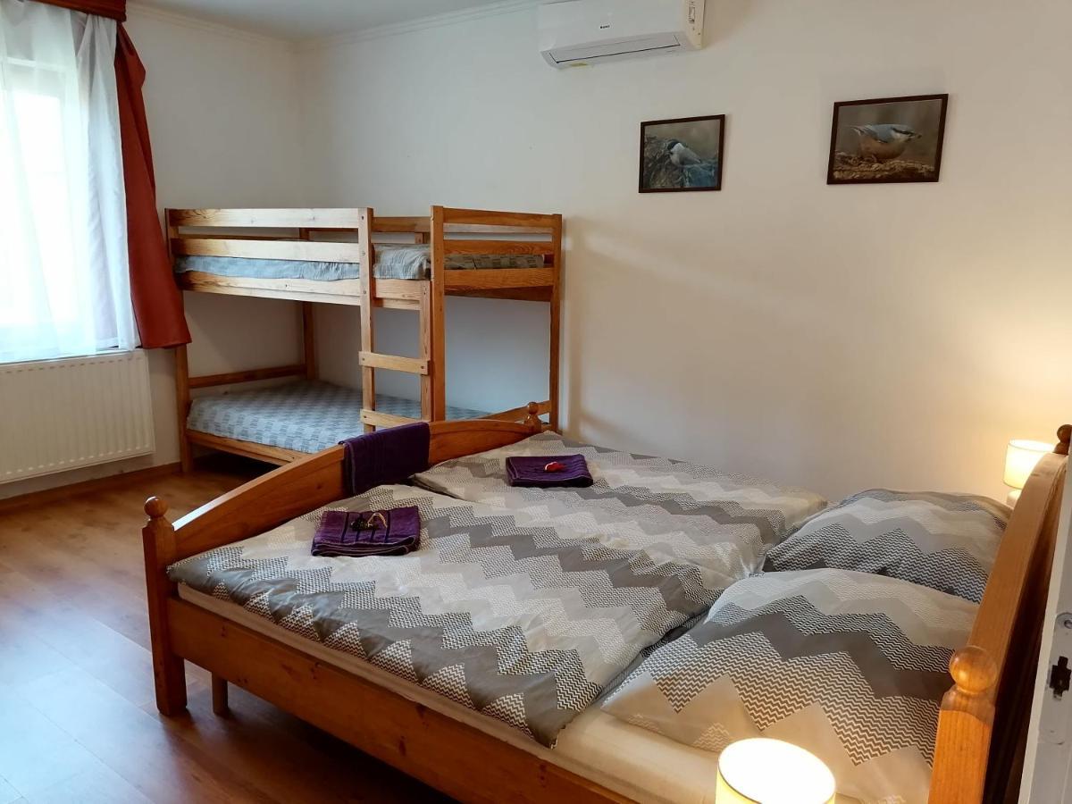 8888 Apartmanhaz Lispeszentadorján Zewnętrze zdjęcie