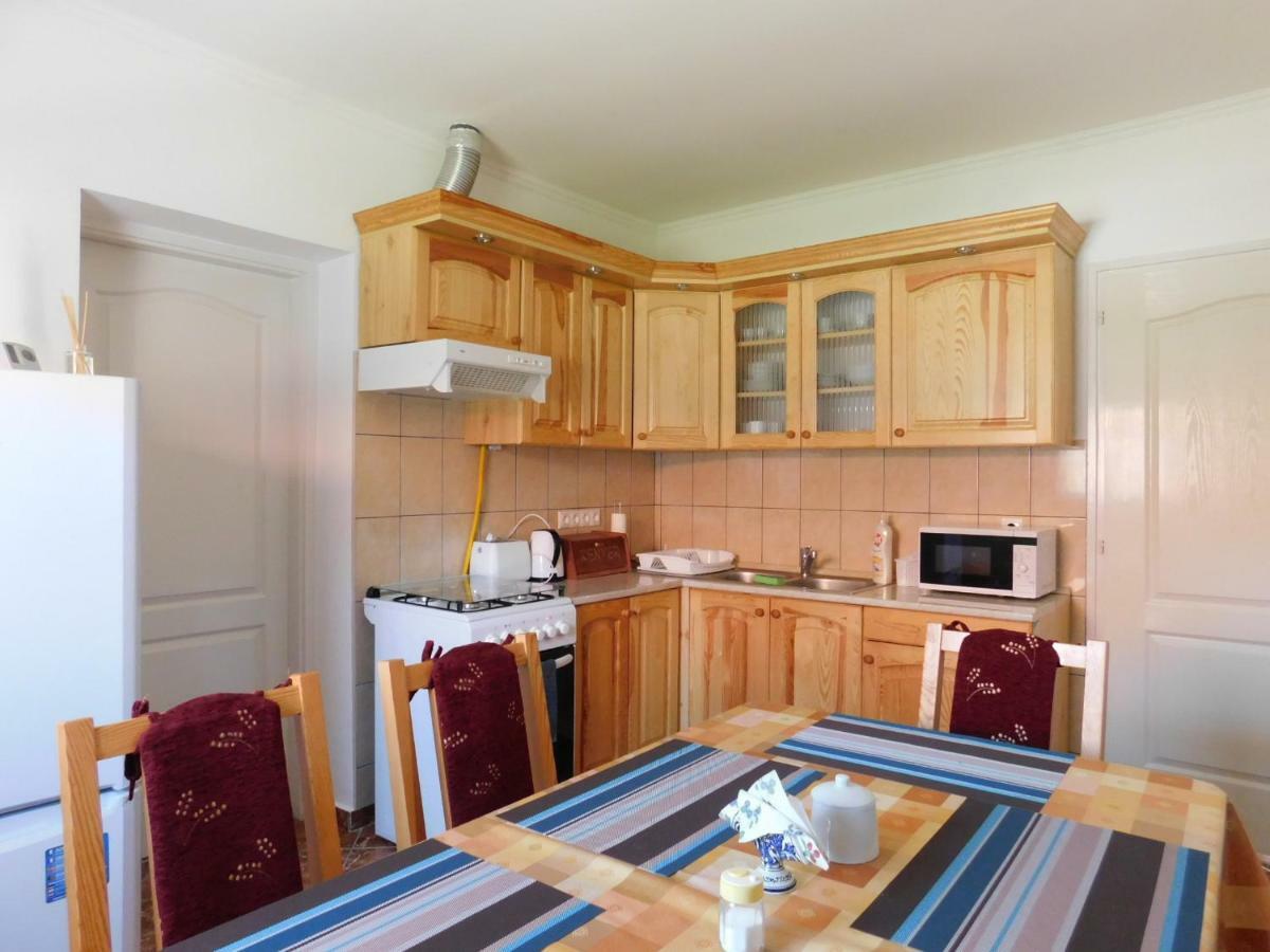 8888 Apartmanhaz Lispeszentadorján Zewnętrze zdjęcie