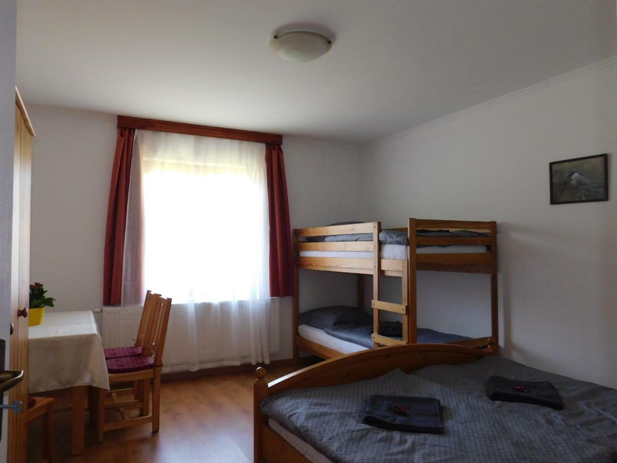8888 Apartmanhaz Lispeszentadorján Zewnętrze zdjęcie